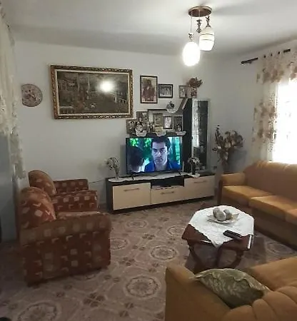 Rehat شقة تيرانا
